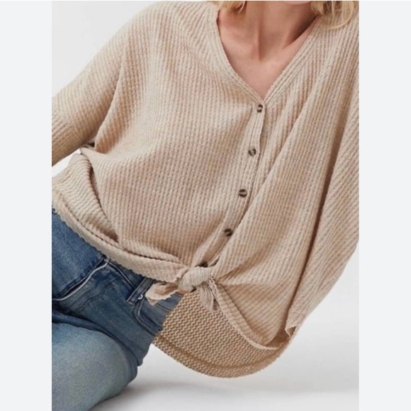 Urban Outfitters Tops - URBAN OUTFITTERS Women’s Beige JOJO Oversized Button Up V-Neck Thermal Top Small